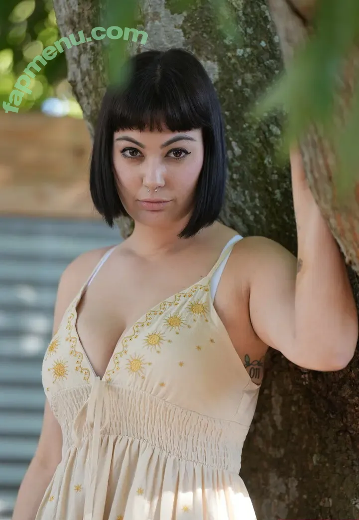movieswithnicola nude photo #0003 (movewithnicole)