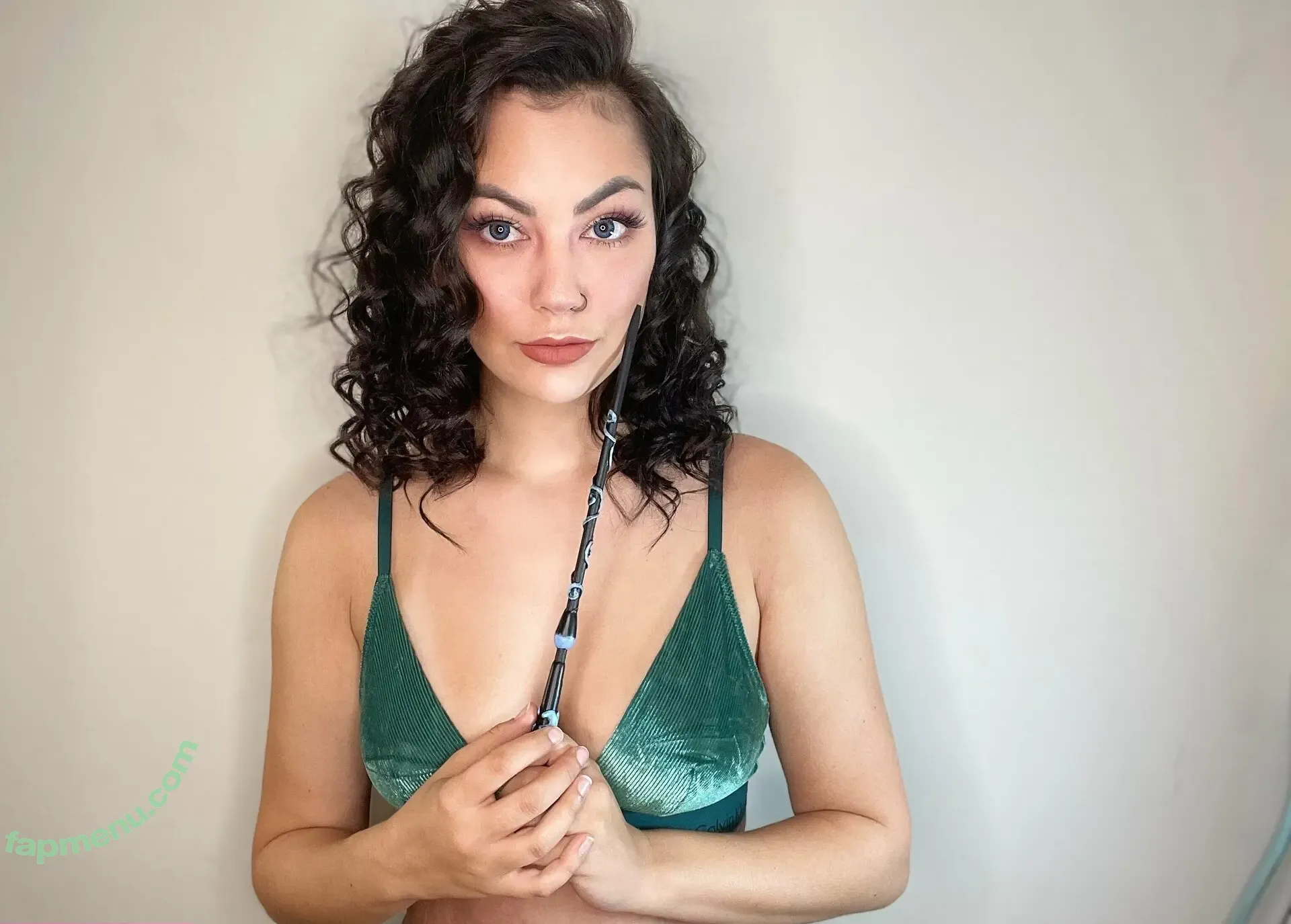 movieswithnicola nude photo #0030 (movewithnicole)