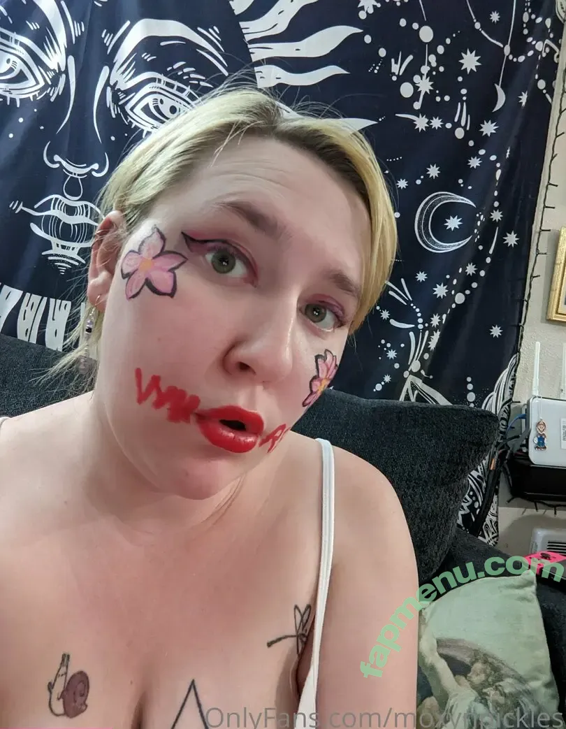 moxynpickles nude photo #0017 (moxynpickles)