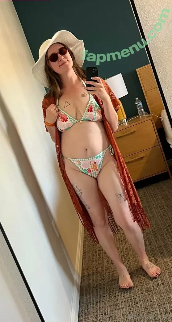 moxynpickles nude photo #0056 (moxynpickles)