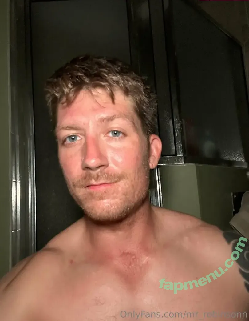 mr_robinsonn nude photo #0001 (__.mr_robinson.__)
