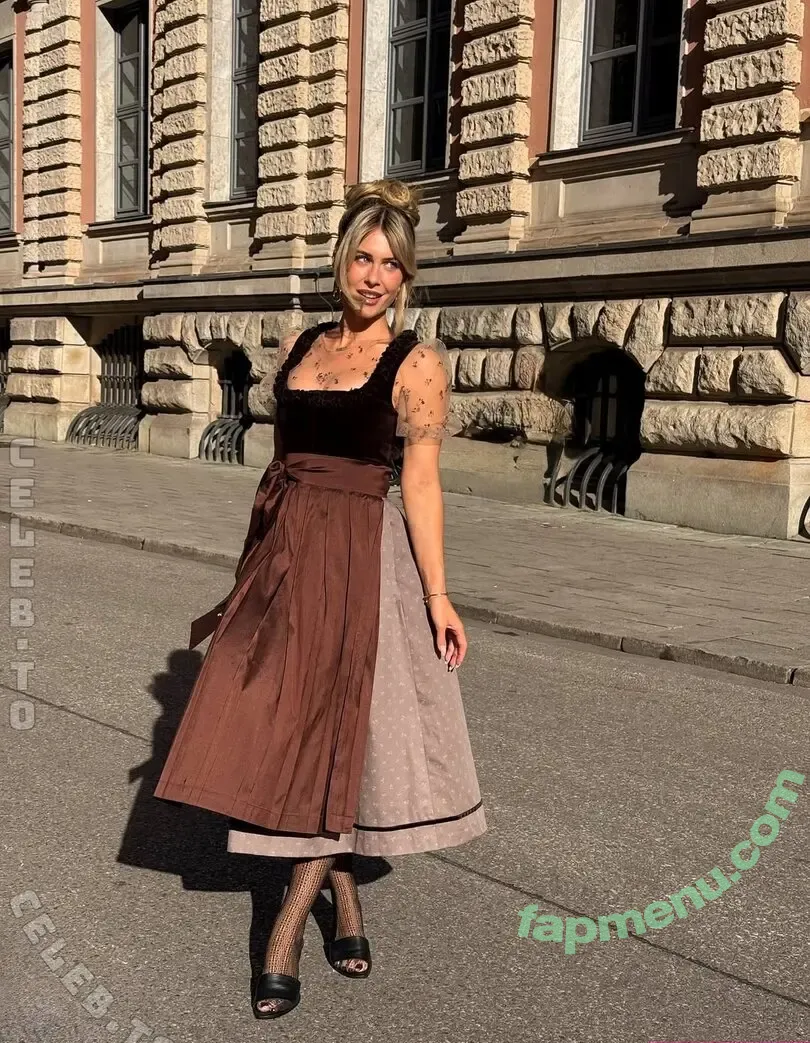 Mrs. Bella nude photo #0050 (mrsbella / mrsbellala)