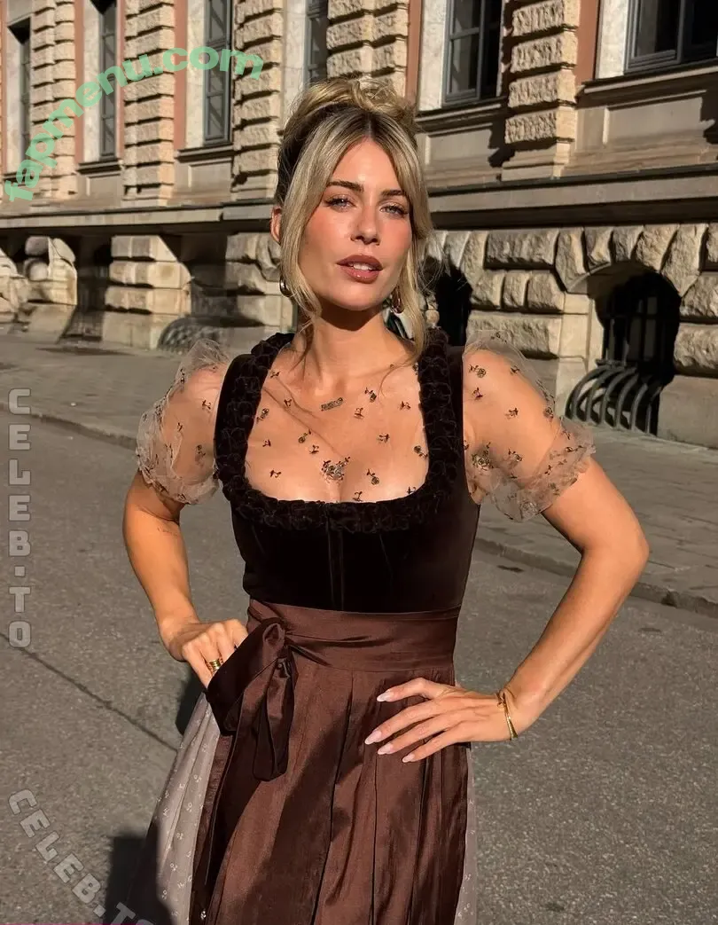 Mrs. Bella nude photo #0053 (mrsbella / mrsbellala)