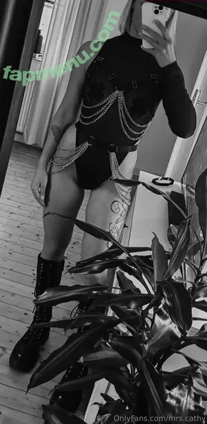mrs.cathy / iamcattty nude photo #0001