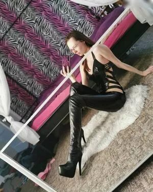 mrs-crazy / __mrs._crazy__ / mrs_crazy / mrs_crazy_ nude photo #0069