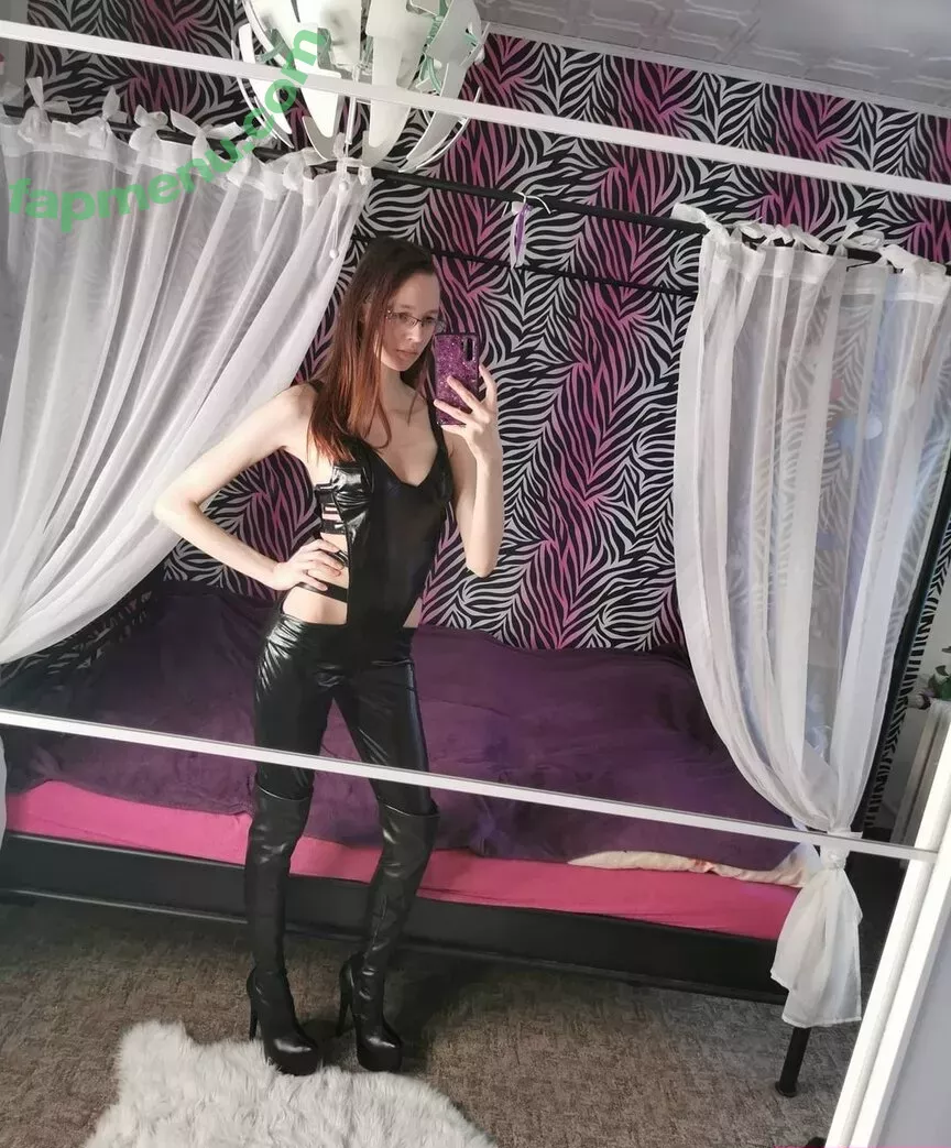 mrs-crazy nude photo #0067 (__mrs._crazy__ / mrs_crazy / mrs_crazy_)