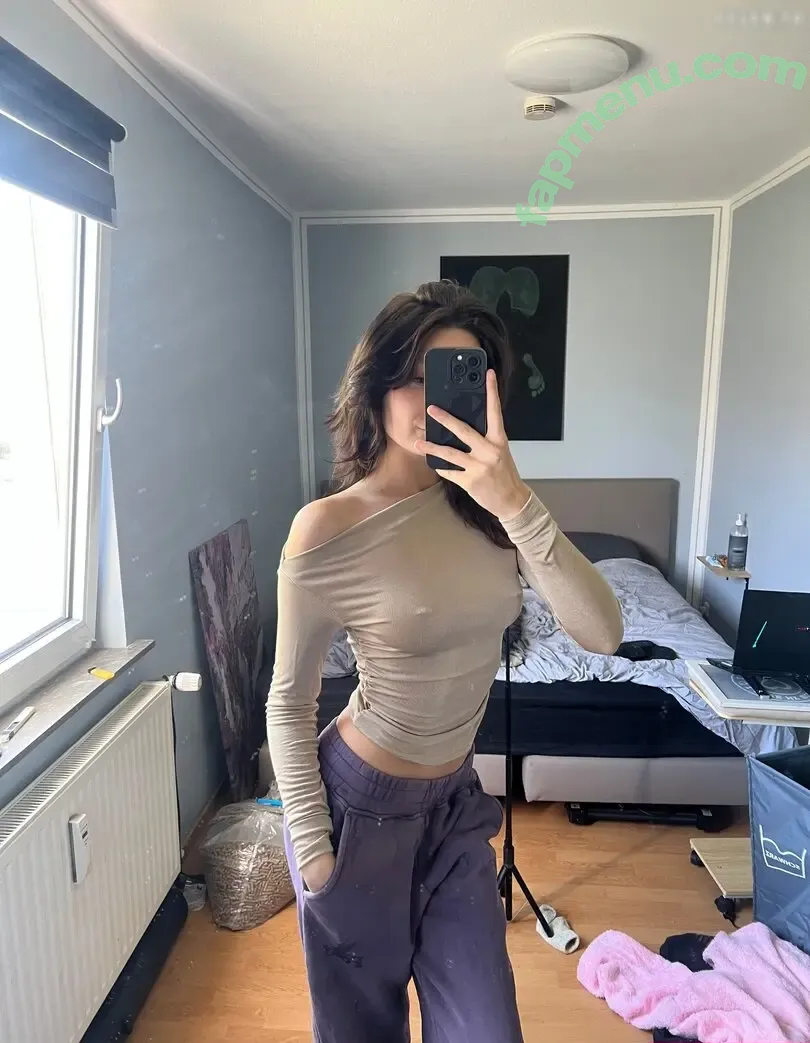 mrs_emmax nude photo #0002 (mrs_emmax)