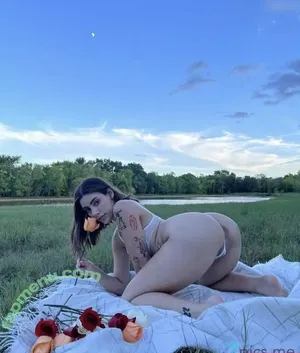  nude photo #0001