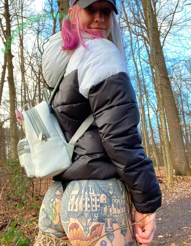 Mrs Nice nude photo #0021 (Mrs_nice / mrs_nice420)