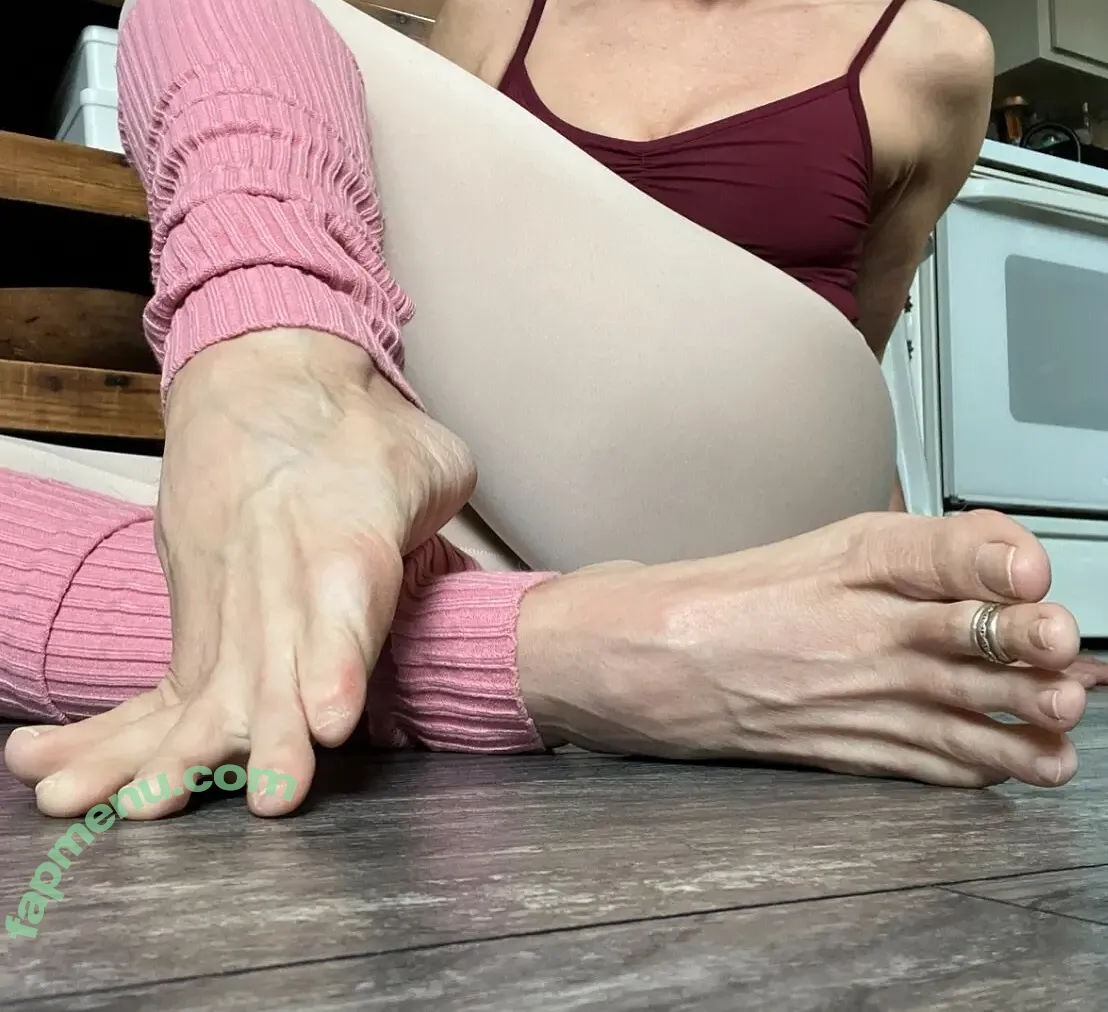 Mrs. Stark nude photo #0002 (funkfyfeetgurl5150 / jamie_stark5150)