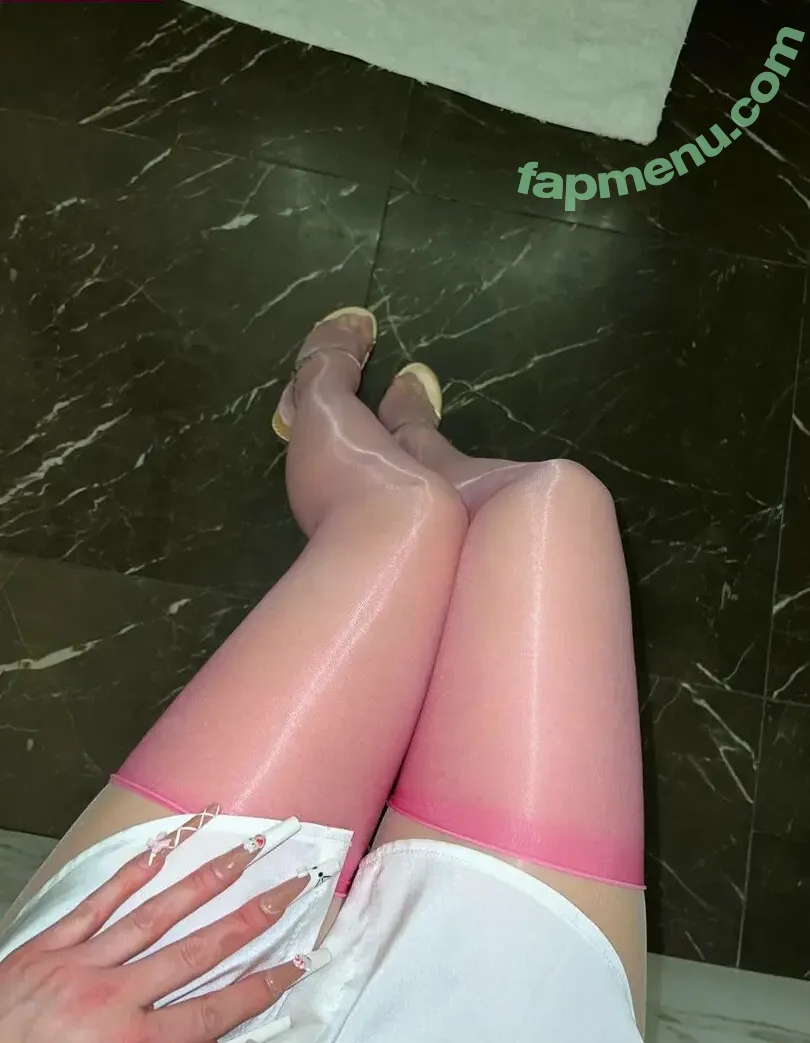 Mrs. Tivvi nude photo #0035 (mrs.tivvi / mrs.tivvi02 / nylon.tivvi / tovviffee)