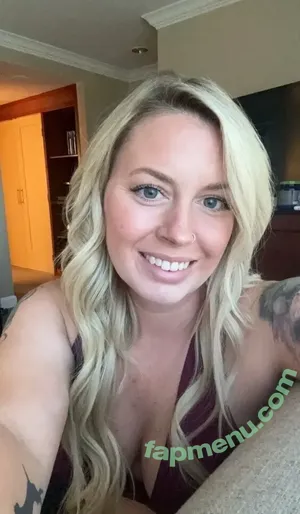 mrsblondebrewer / maggieclayton_ nude photo #0004