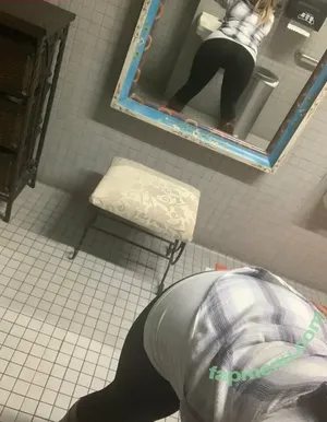 mrselliebrooks / EBrooks1127 / elliejbrooksss nude photo #0137