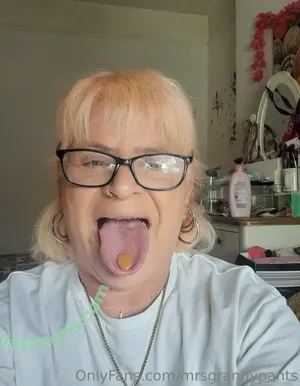 mrsgrannypants / mrs.barebackpackers nude photo #0024
