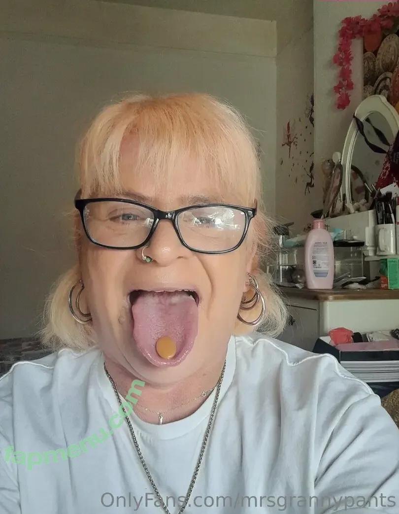 mrsgrannypants nude photo #0024 (mrs.barebackpackers)
