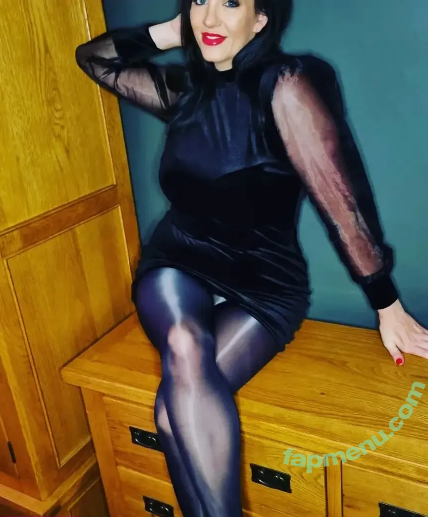 mrshnylons nude photo #0013 (mrshnylons)