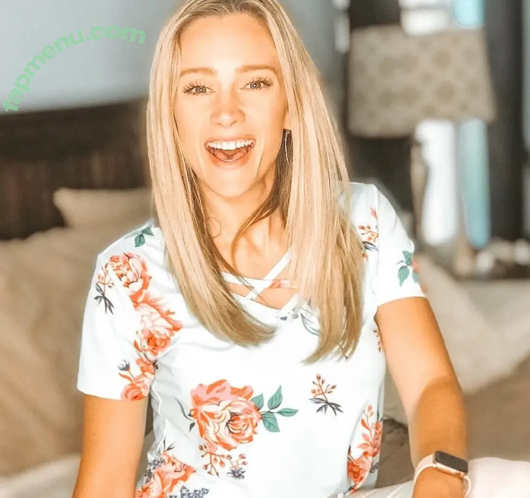 mrskarib nude photo #0003 (Kari Boetcher)