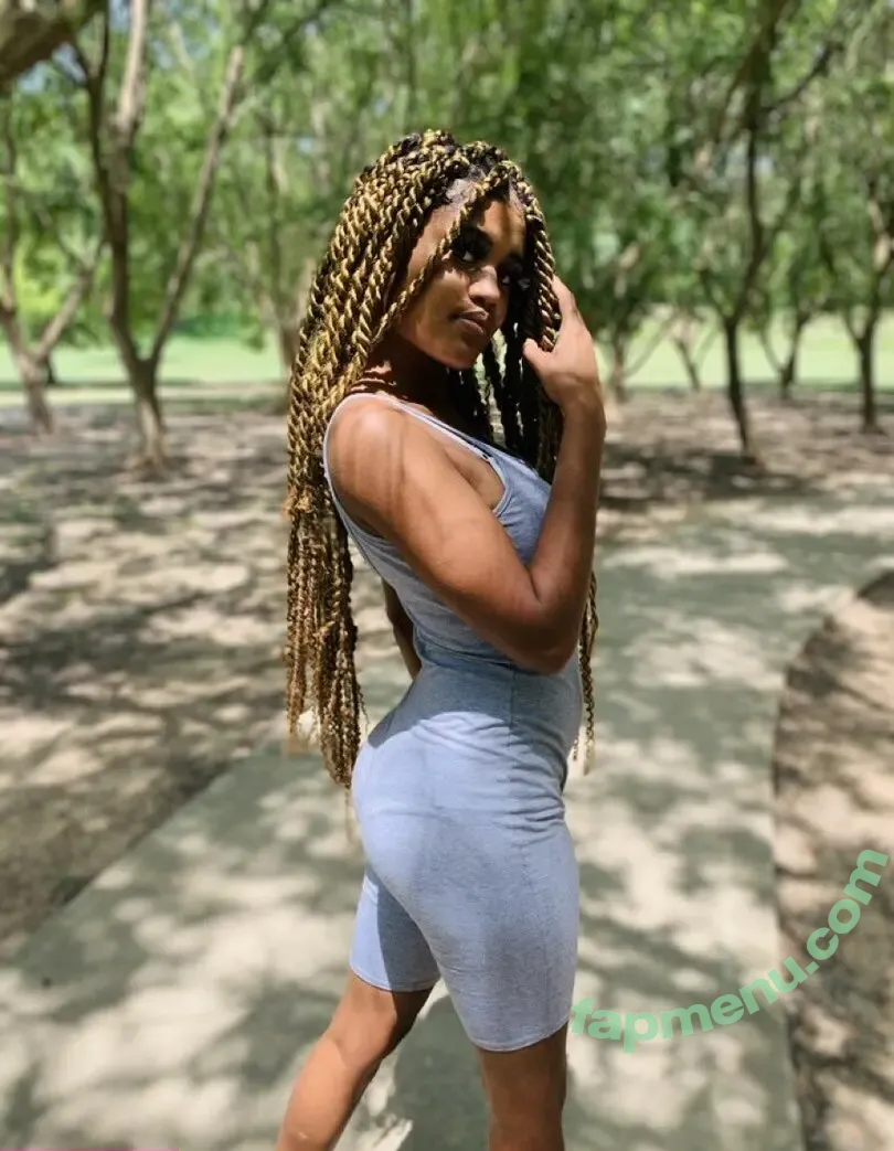 MrsLamiaAnn nude photo #0002 (Zeeandmia)