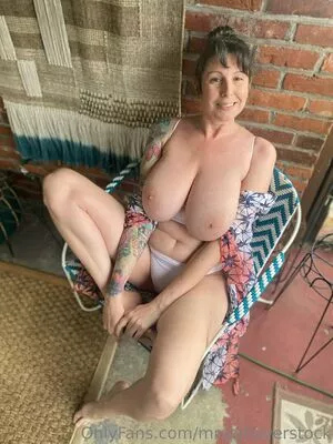 mrspjhaverstock / mrshaverstock nude photo #0058