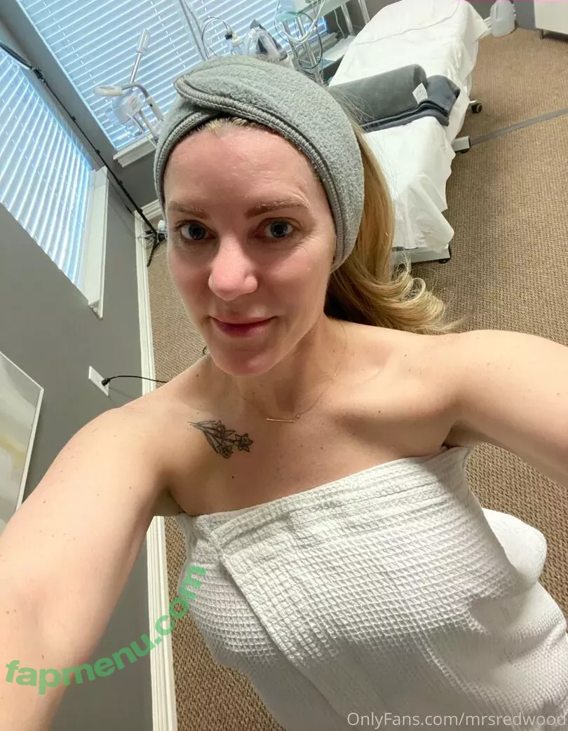 mrsredwood nude photo #0207 (Heidi Redwood / the.real.mrs.redwood)