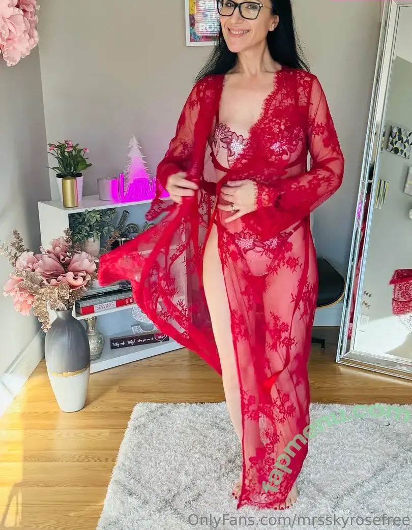 mrsskyrosefree nude photo #0032 (mrsskyrose___)