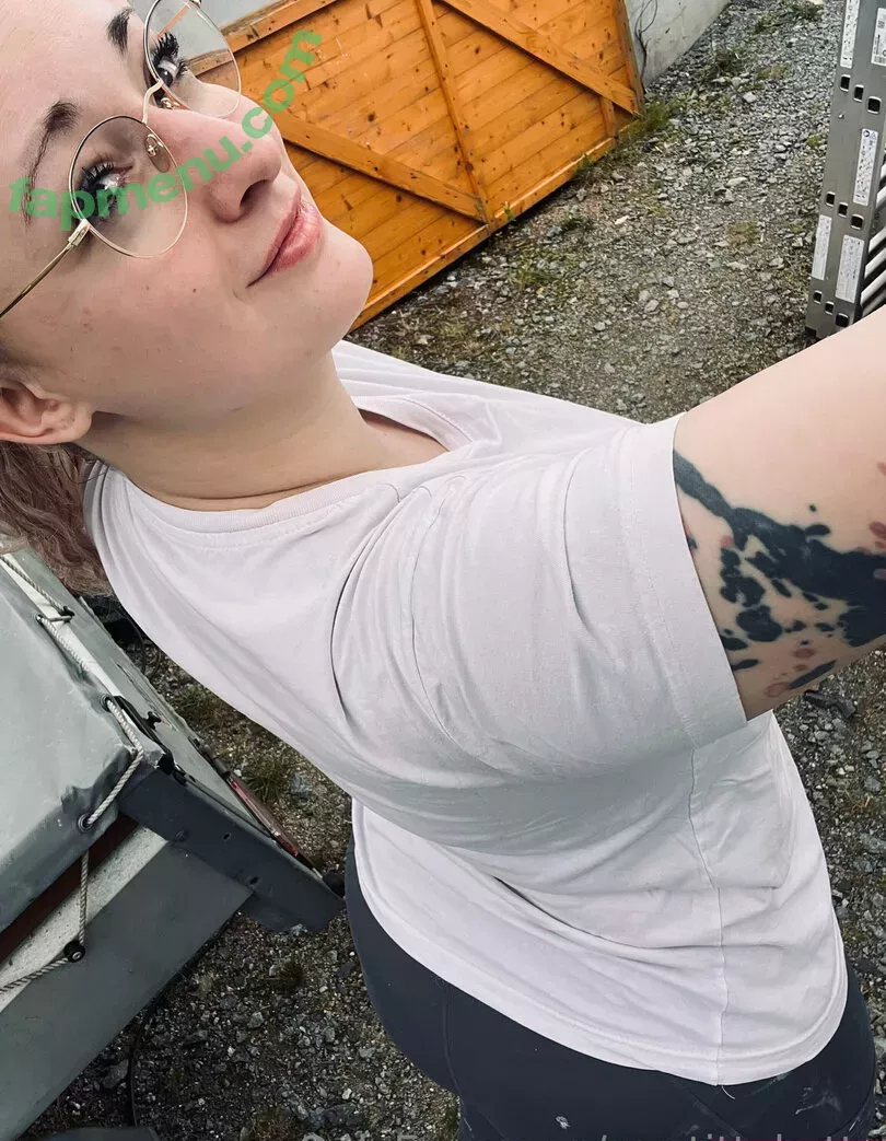 mrstittykatty nude photo #0044 (mrstittykatty)