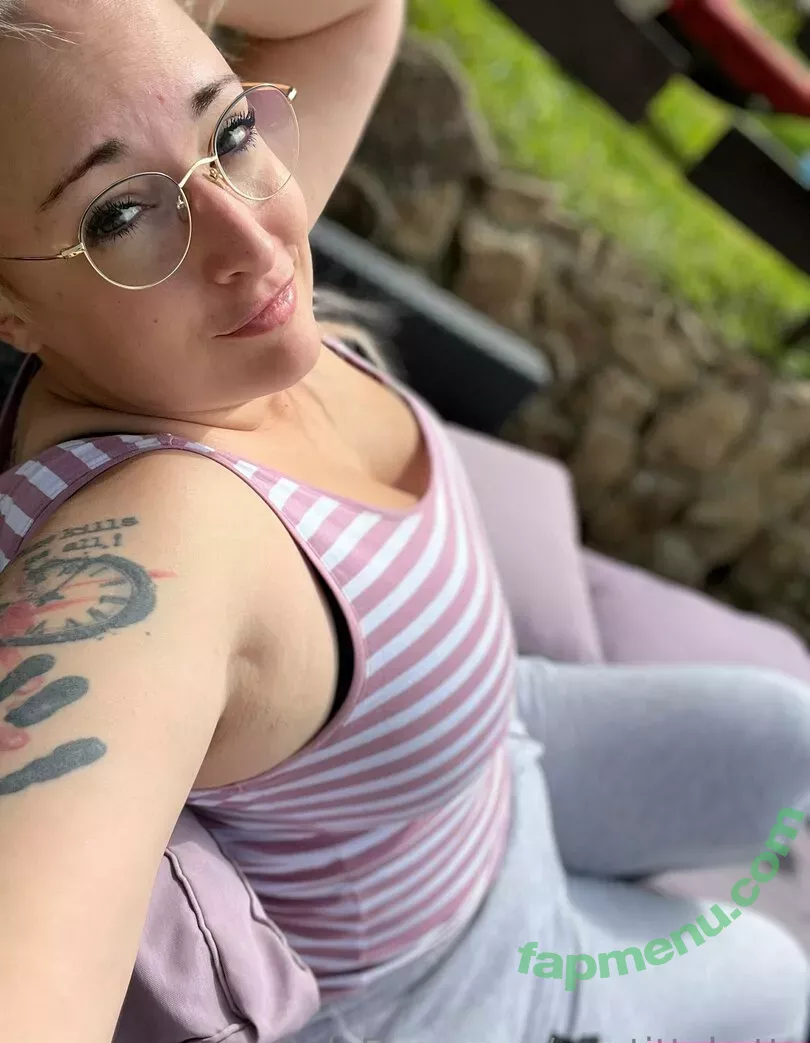mrstittykatty nude photo #0087 (mrstittykatty)