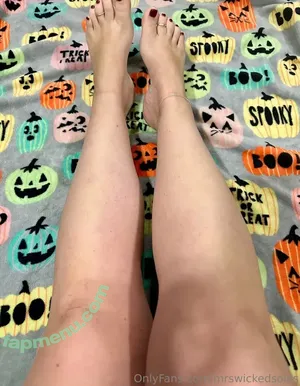 mrswickedsoles / wicked_littlesoles nude photo #0116