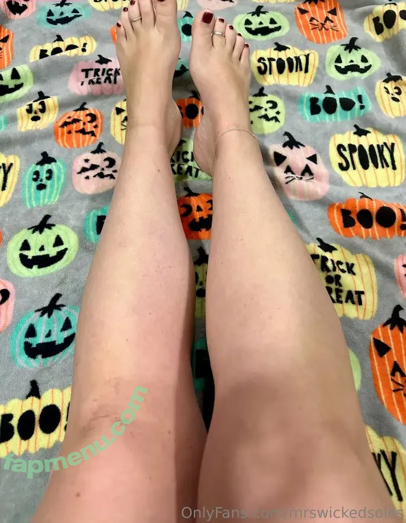mrswickedsoles nude photo #0116 (wicked_littlesoles)