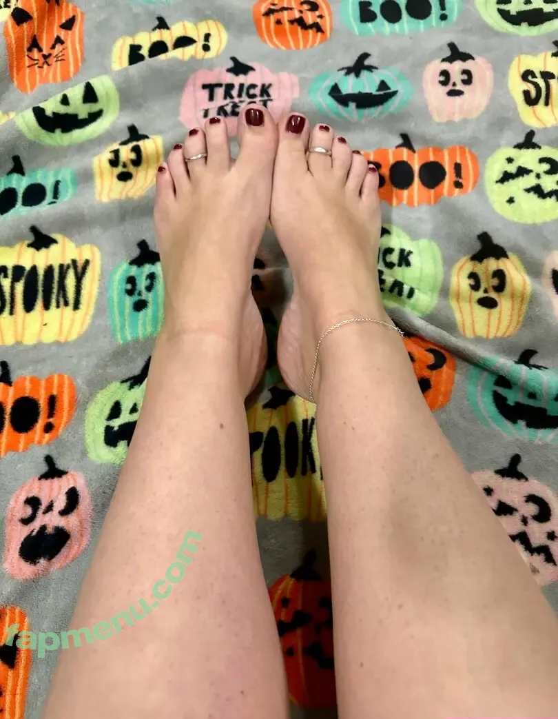 mrswickedsoles nude photo #0119 (wicked_littlesoles)