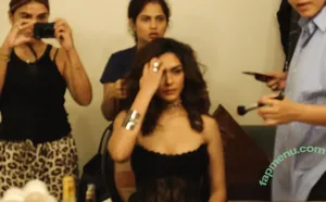 Mrunal Thakur / mrunalthakur nude photo #0074