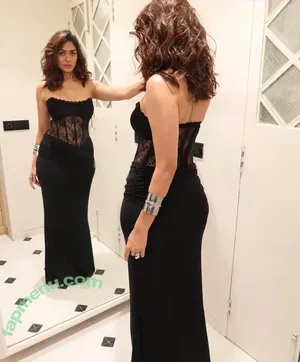 Mrunal Thakur / mrunalthakur nude photo #0078