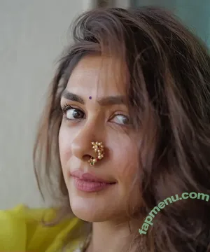 Mrunal Thakur / mrunalthakur nude photo #0081