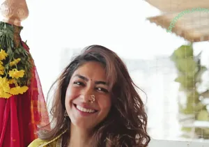 Mrunal Thakur / mrunalthakur nude photo #0094
