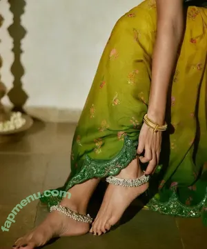 Mrunal Thakur / mrunalthakur nude photo #0146