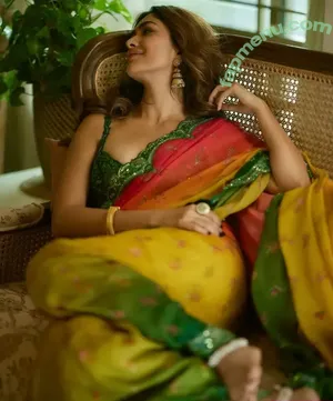 Mrunal Thakur / mrunalthakur nude photo #0147