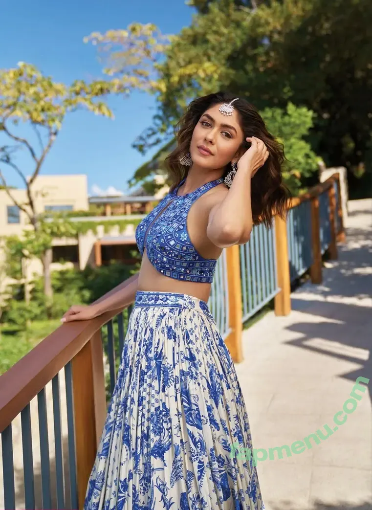 Mrunal Thakur nude photo #0067 (mrunalthakur)