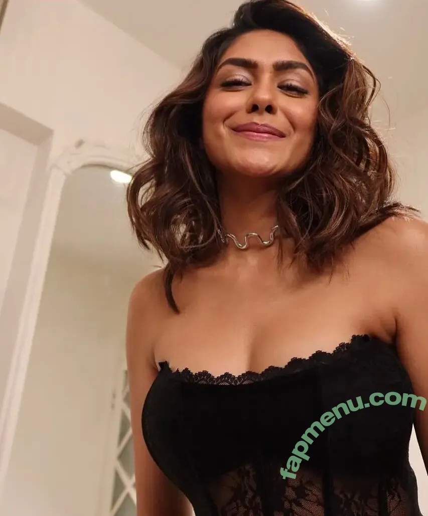 Mrunal Thakur nude photo #0077 (mrunalthakur)