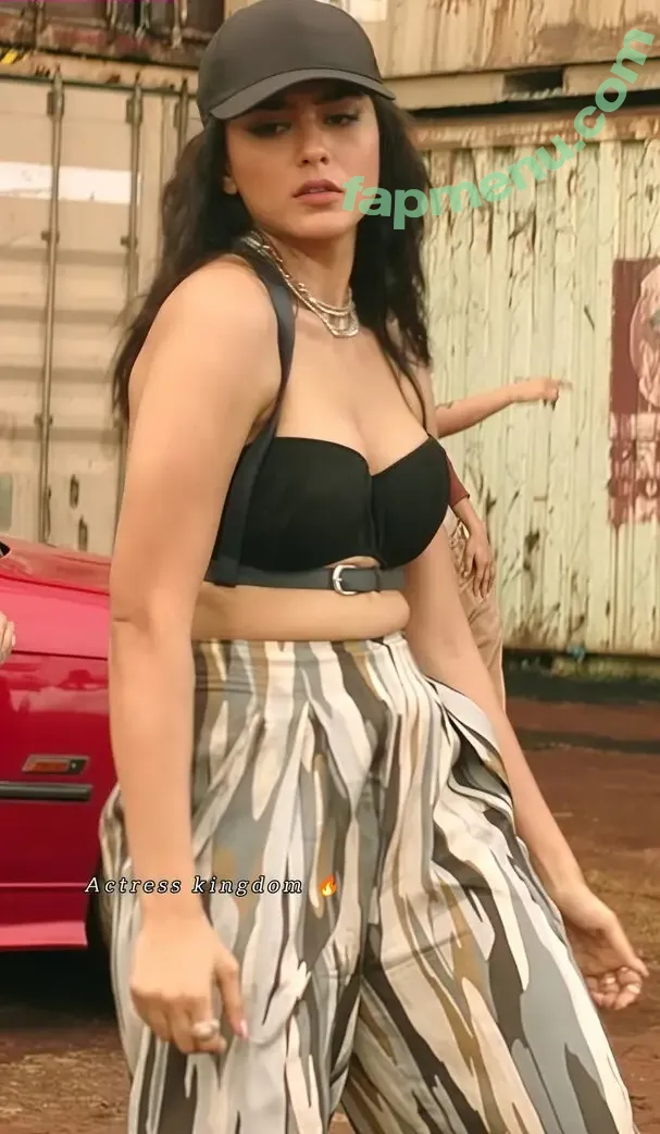 Mrunal Thakur nude photo #0128 (mrunalthakur)