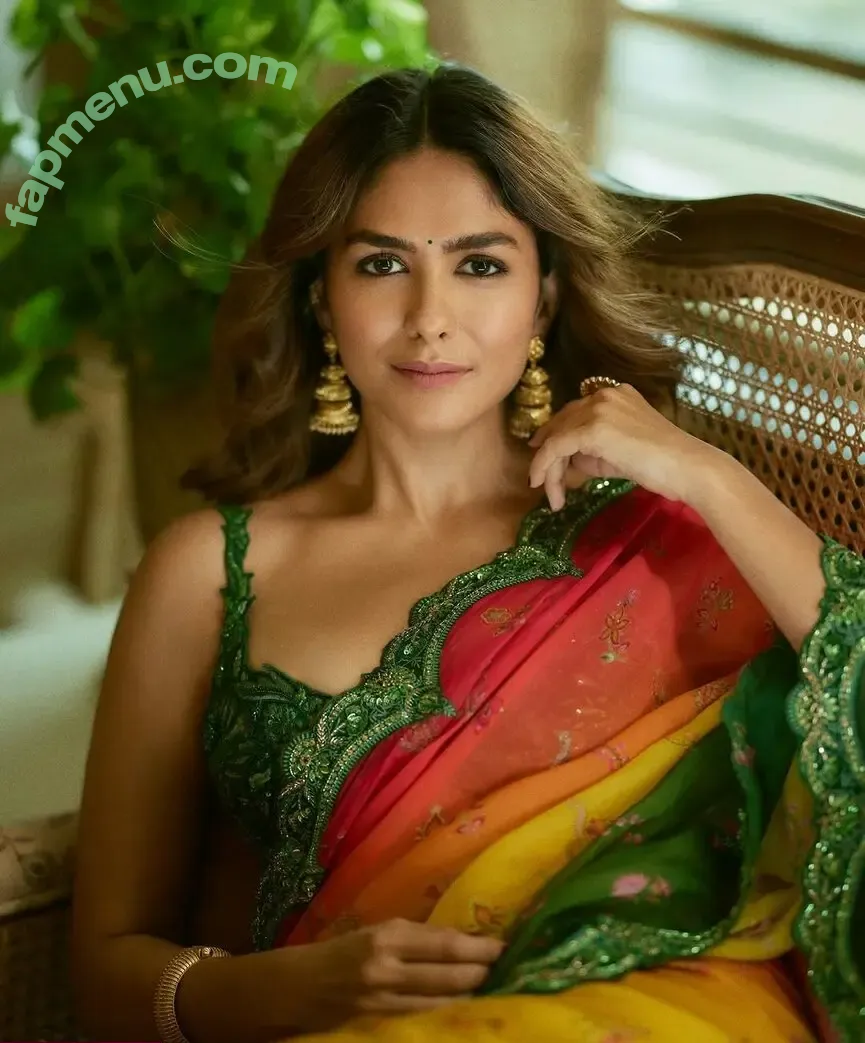 Mrunal Thakur nude photo #0148 (mrunalthakur)