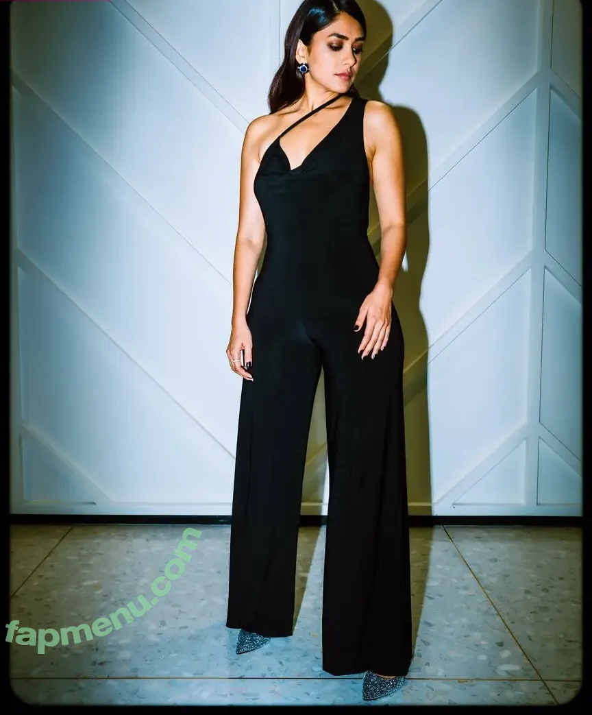 Mrunal Thakur nude photo #0154 (mrunal0801 / mrunalthakur)