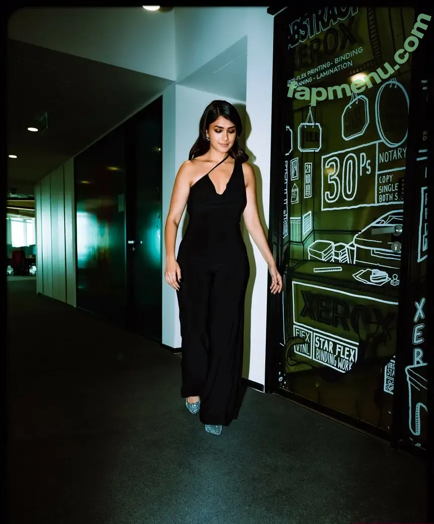 Mrunal Thakur nude photo #0177 (mrunal0801 / mrunalthakur)