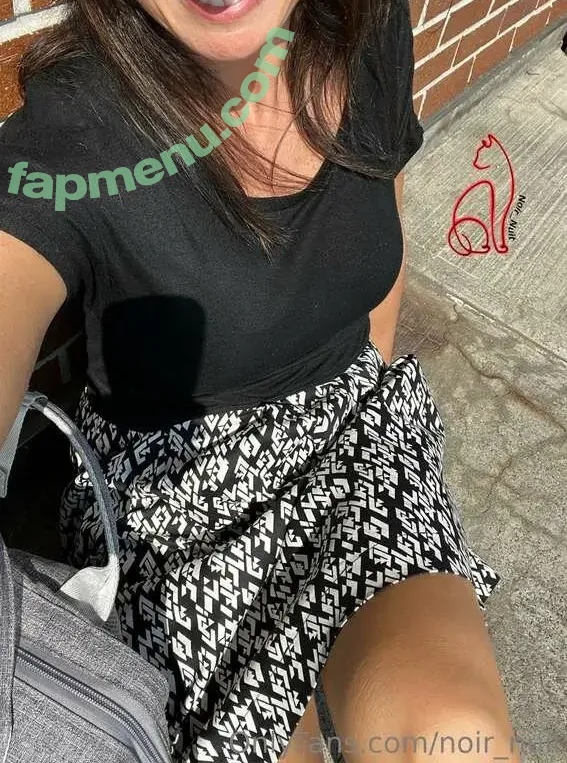 Ms Naomi nude photo #0035 (noir_nuit / theerealnaomii)