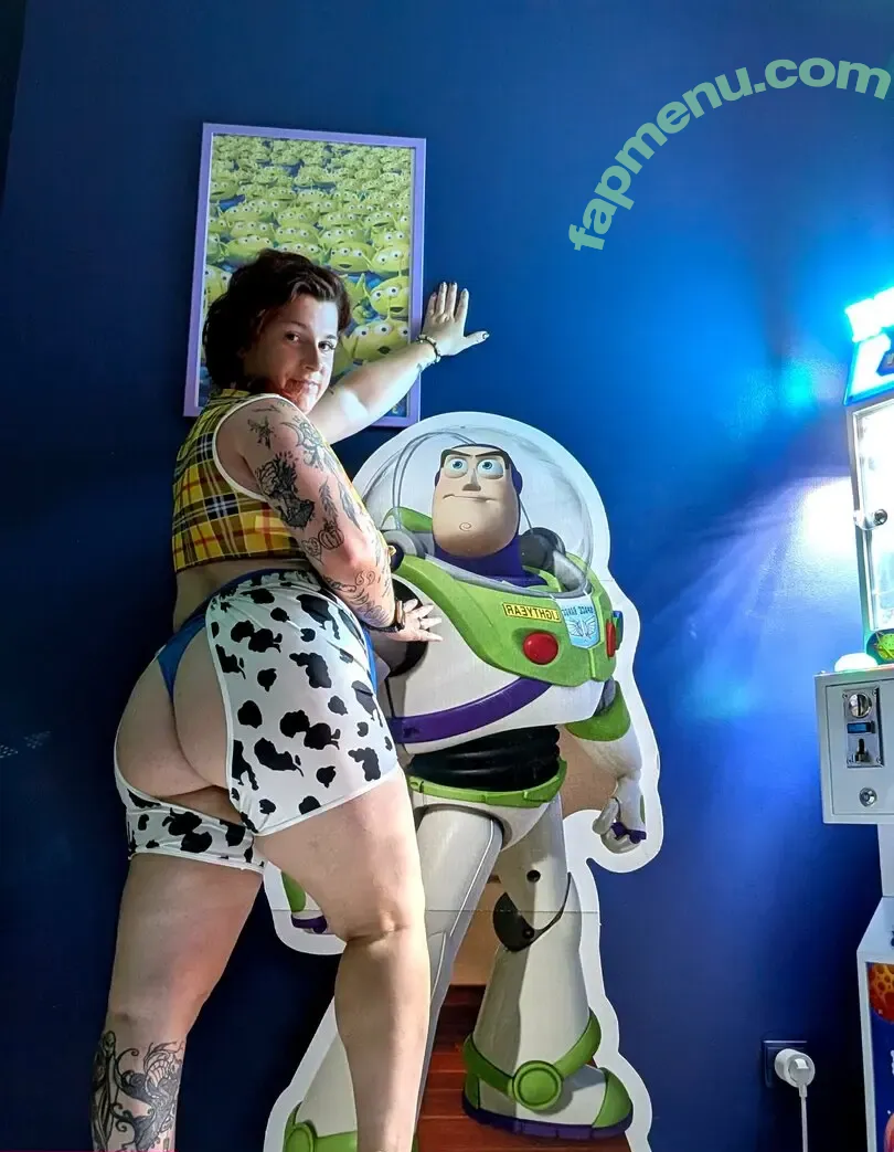 msalicefuryuk nude photo #0085 (msalicefuryuk)