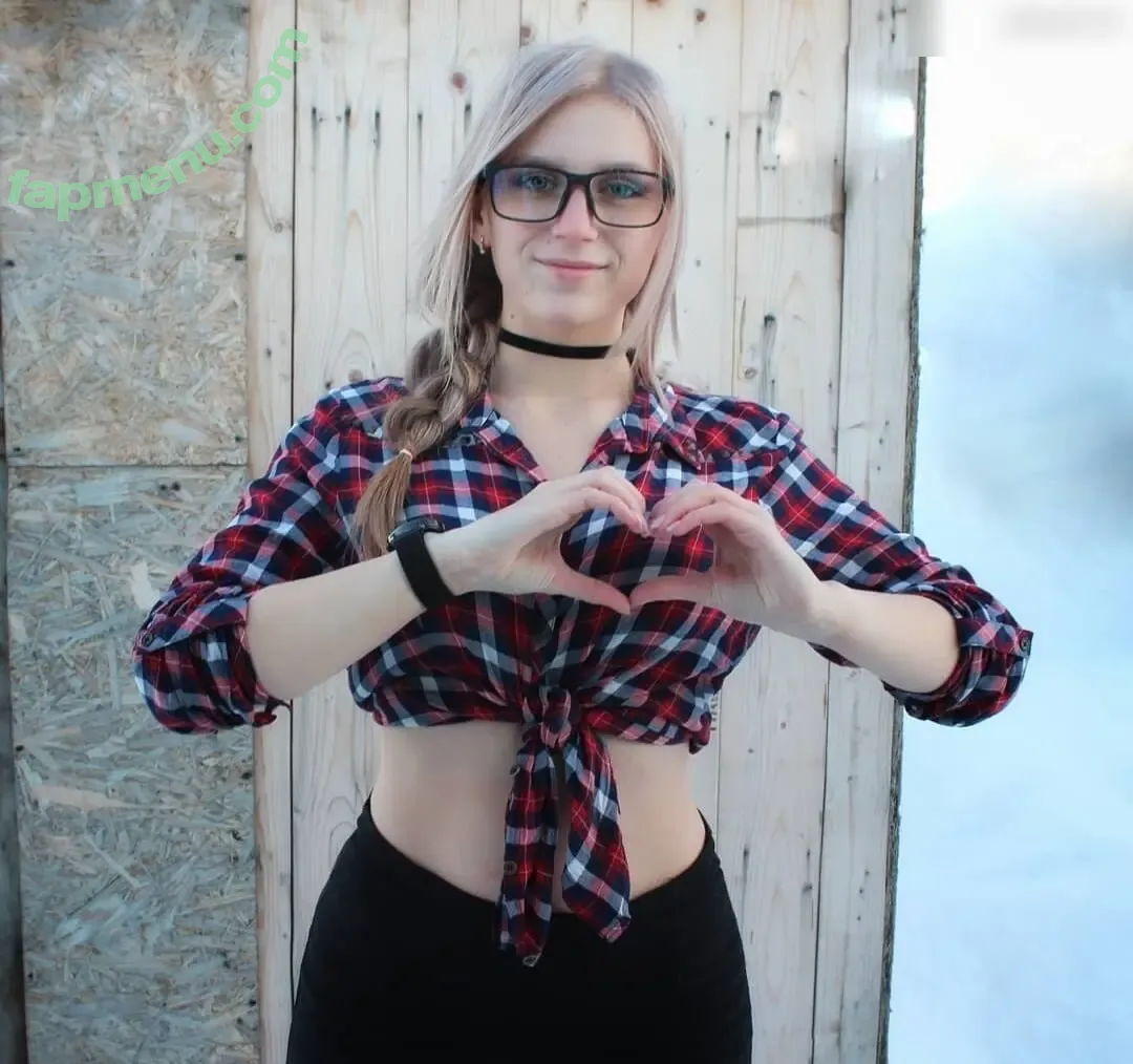 Msyuliyafox nude photo #0030 (Msyuliyafox)