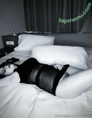  nude photo #0004