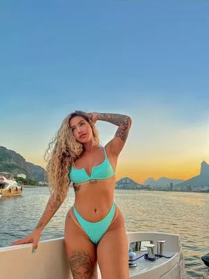 Muito Linda / muito.linda_ / naticasassola nude photo #0400