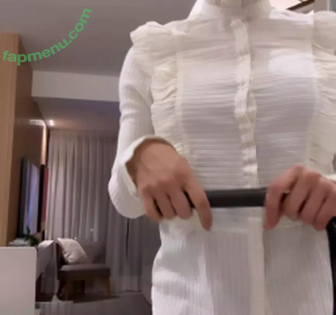 Mulher Melão nude photo #1613 (Renata Frisson / melaooficial / mulhermelao)