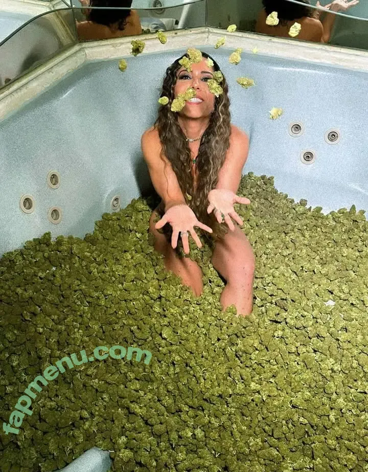 Mulher Melão nude photo #2798 (Renata Frisson / melaooficial / mulhermelao)