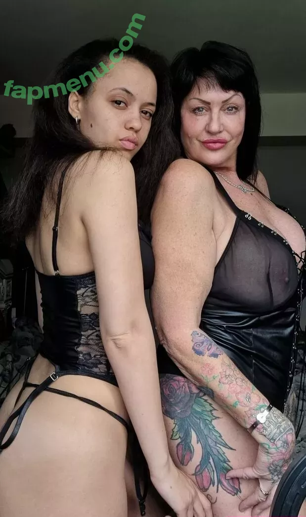 Mum_Vs_Daughter nude photo #0002 (mom_vs_daughter)